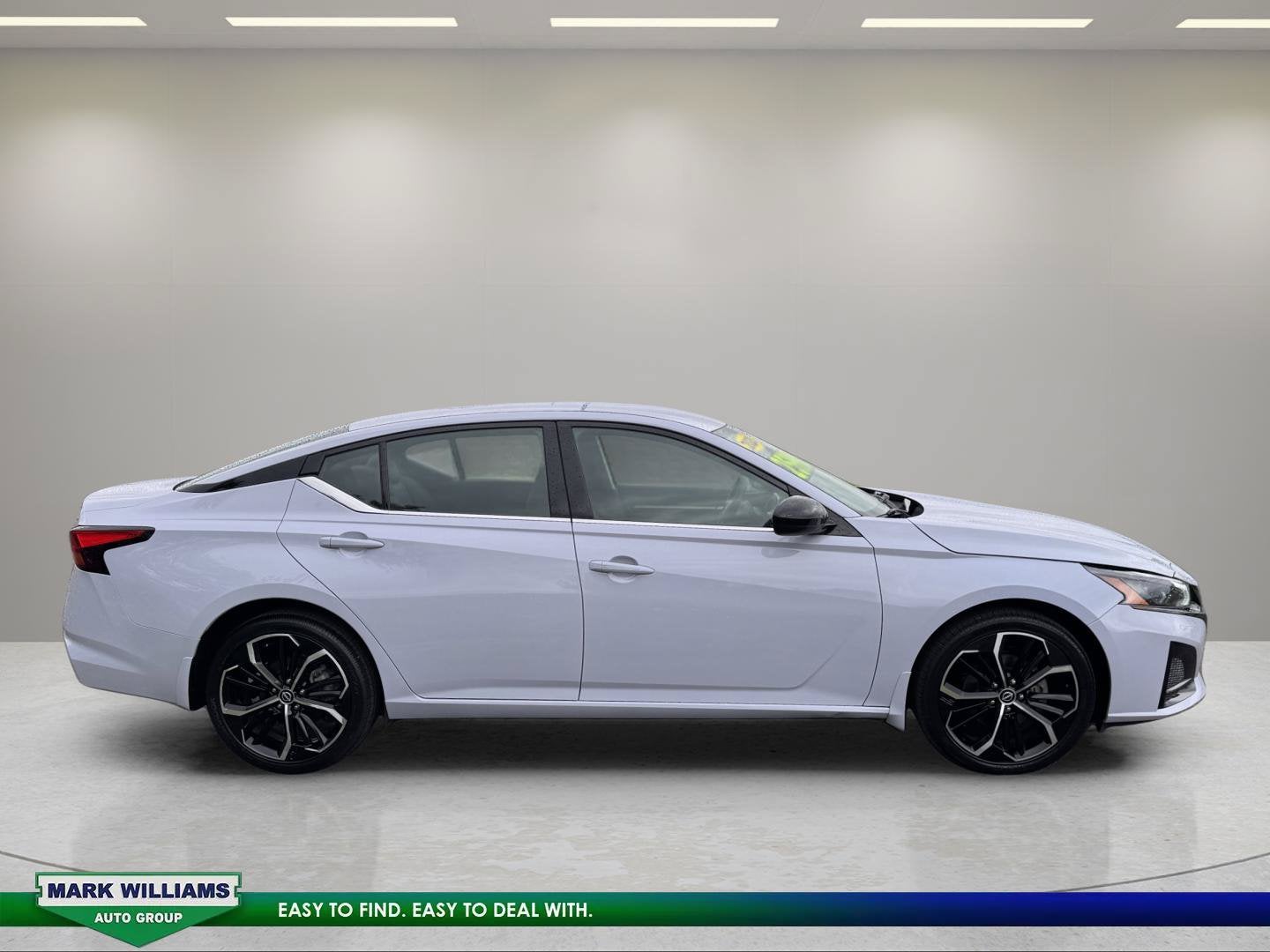 2025 Nissan Altima — side profile view