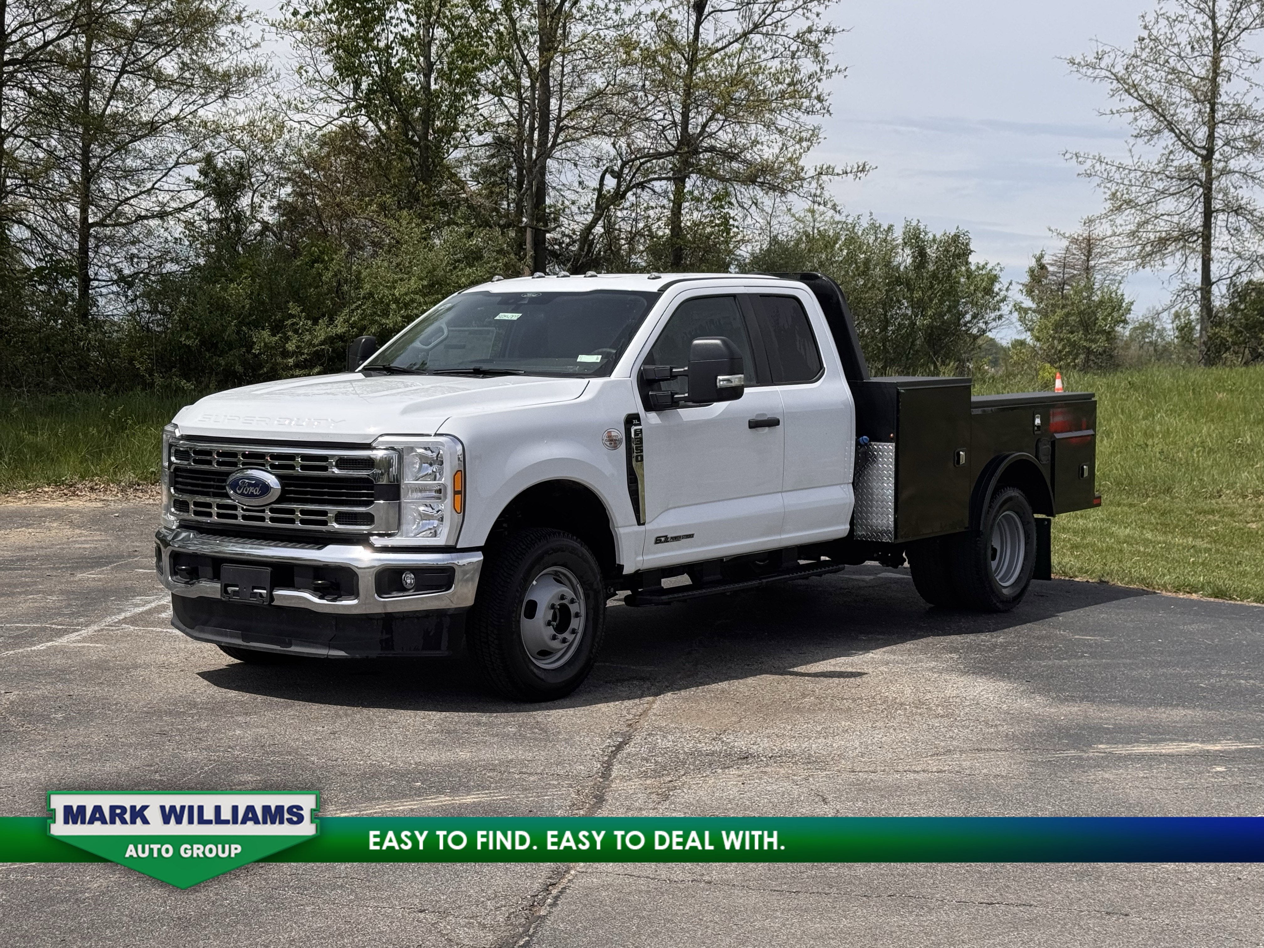 2025 Ford Super Duty F-350 DRW Chassis Cab
